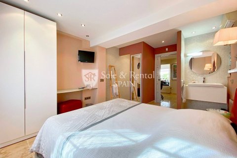 Hus till salu i Empuriabrava, Girona, Spanien 5 sovrum, 356 kvm. Nr. 166489 - foto 17