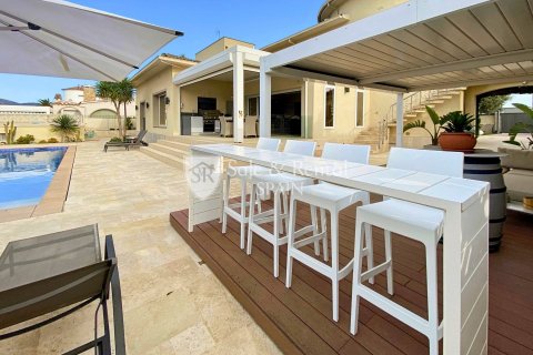 Hus till salu i Empuriabrava, Girona, Spanien 5 sovrum, 356 kvm. Nr. 166489 - foto 3