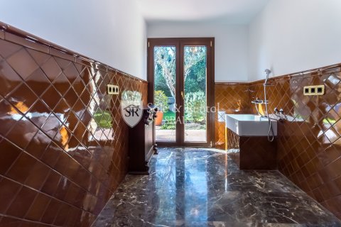 Hus till salu i Blanes, Girona, Spanien 4 sovrum, 400 kvm. Nr. 166491 - foto 28