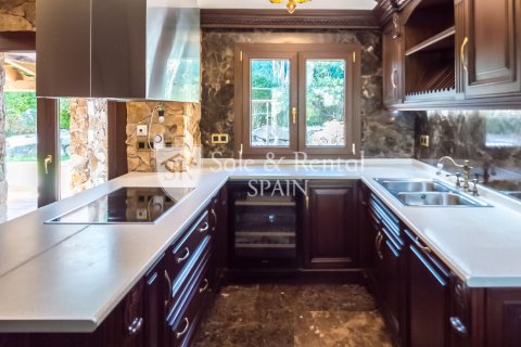 Hus till salu i Blanes, Girona, Spanien 4 sovrum, 400 kvm. Nr. 166491 - foto 27