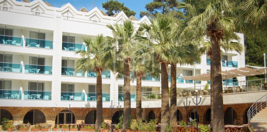 Proprietà commerciale a Blanes, Girona, Spagna 400 camere da letto, 18900 mq. N° 143748