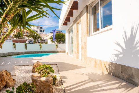 Villa for sale in Ciudad Quesada, Alicante, Spain 3 bedrooms, 189 sq.m. No. 143752 - photo 12