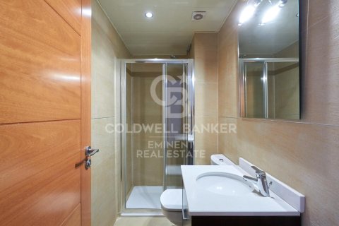 Apartament w Barcelona, Hiszpania 2 sypialnie, 80 mkw. nr 157452 – zdjęcie 17
