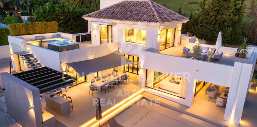 Villa i Marbella, Malaga, Spanien 6 sovrum, 545 kvm. Nr. 157455