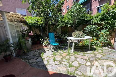 Huoneisto myytävänä Madrid, Espanja, 4 makuuhuonetta, 216 m2 No. 172324 - kuva 3