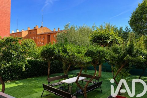 Apartment for sale in Madrid, Spain 3 bedrooms, 97 sq.m. No. 172327 - photo 1