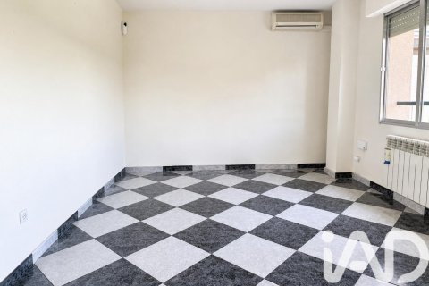 Apartment for sale in Madrid, Spain 3 bedrooms, 97 sq.m. No. 172327 - photo 7