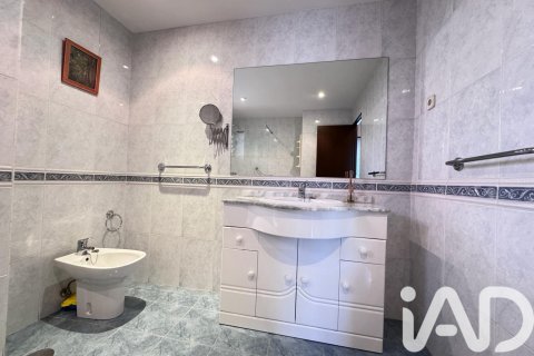 Apartment for sale in Madrid, Spain 3 bedrooms, 97 sq.m. No. 172327 - photo 15