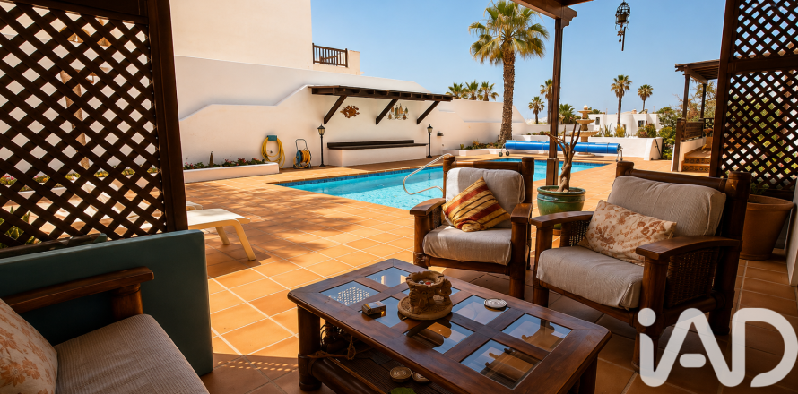 House à Arrecife, Lanzarote, Espagne 5 chambres, 200 m2 No. 172326