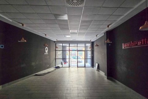 Продажа коммерческой недвижимости Гуардамар-дель-Сегура, Аликанте, Испания 1 спальня, 250м2 №135715 - фото 4