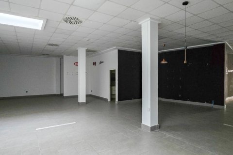 Продажа коммерческой недвижимости Гуардамар-дель-Сегура, Аликанте, Испания 1 спальня, 250м2 №135715 - фото 1