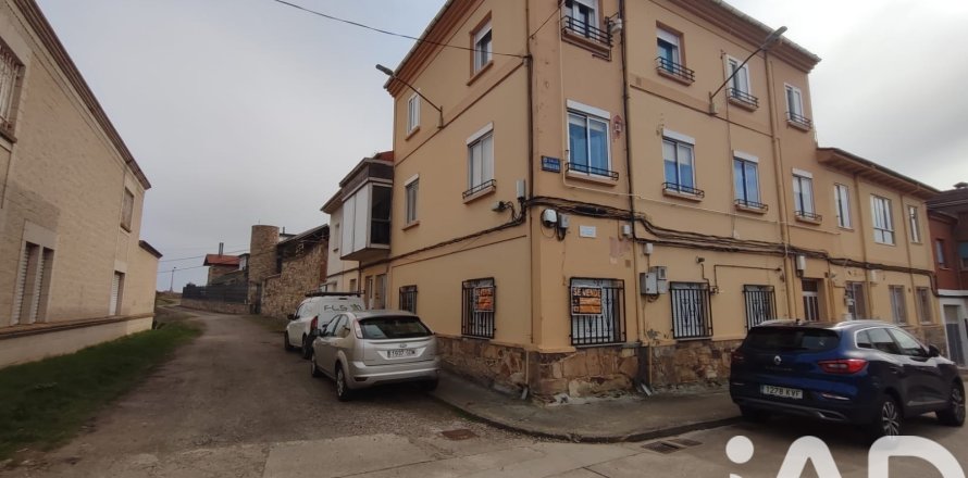 Apartamento en Astorga, León, España 3 dormitorios, 85 m2 No. 185187