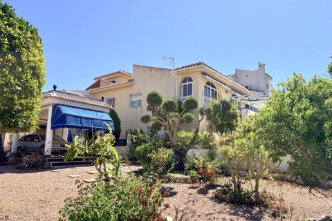Villa for sale in Ciudad Quesada, Alicante, Spain 4 bedrooms, 341 sq.m. No. 189484 - photo 12