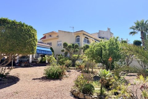 Villa for sale in Ciudad Quesada, Alicante, Spain 4 bedrooms, 341 sq.m. No. 189484 - photo 14