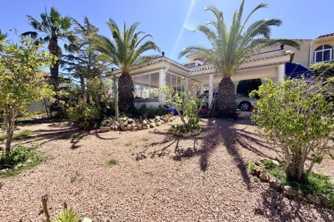 Villa for sale in Ciudad Quesada, Alicante, Spain 4 bedrooms, 341 sq.m. No. 189484 - photo 16