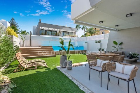 Radhus till salu i Marbella, Malaga, Spanien 5 sovrum, 265 kvm. Nr. 158852 - foto 2