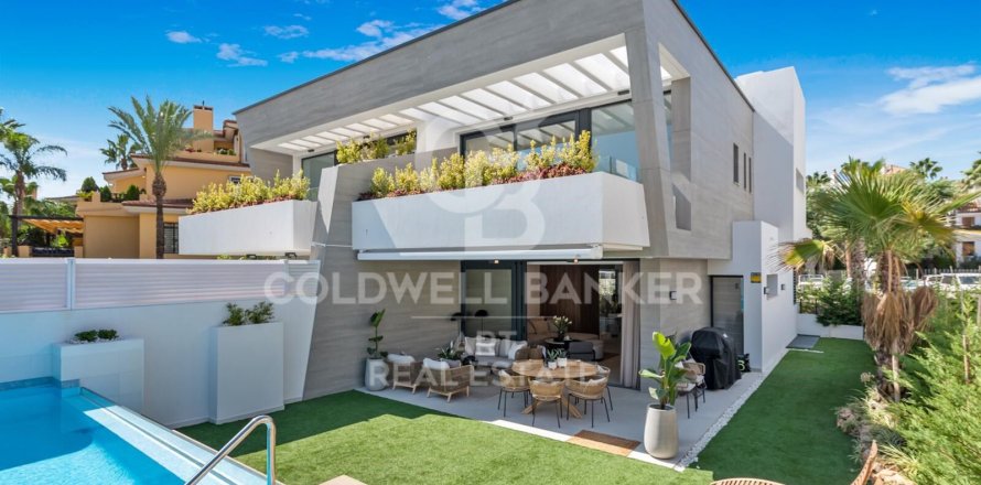 Radhus i Marbella, Malaga, Spanien 5 sovrum, 265 kvm. Nr. 158852