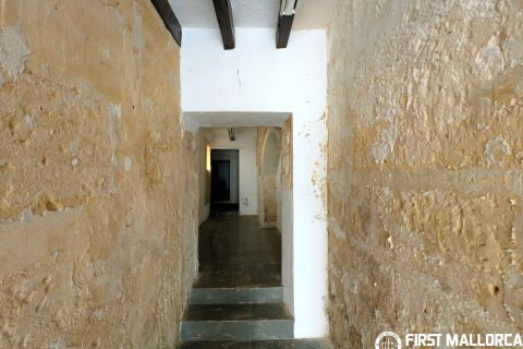 Kaupunkipientalo myytävänä Felanitx, Mallorca, Espanja, 4 makuuhuonetta, 332 m2 No. 177309 - kuva 4