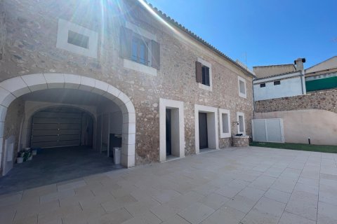 Kaupunkipientalo vuokrattavana Sa Pobla, Mallorca, Espanja, 5 makuuhuonetta, 484 m2 No. 177313 - kuva 24