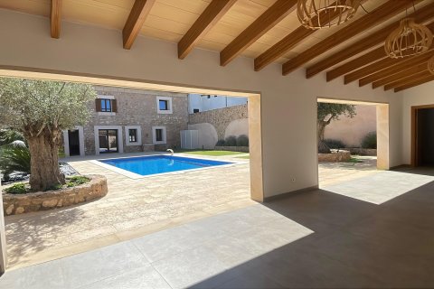 Kaupunkipientalo vuokrattavana Sa Pobla, Mallorca, Espanja, 5 makuuhuonetta, 484 m2 No. 177313 - kuva 30