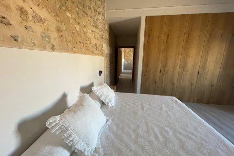 Kaupunkipientalo vuokrattavana Sa Pobla, Mallorca, Espanja, 5 makuuhuonetta, 484 m2 No. 177313 - kuva 18