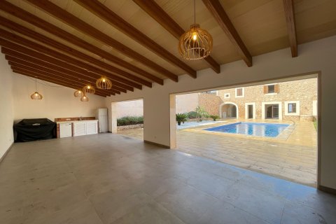 Kaupunkipientalo vuokrattavana Sa Pobla, Mallorca, Espanja, 5 makuuhuonetta, 484 m2 No. 177313 - kuva 4