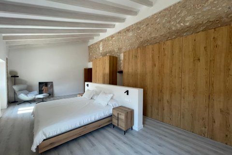 Kaupunkipientalo vuokrattavana Sa Pobla, Mallorca, Espanja, 5 makuuhuonetta, 484 m2 No. 177313 - kuva 14