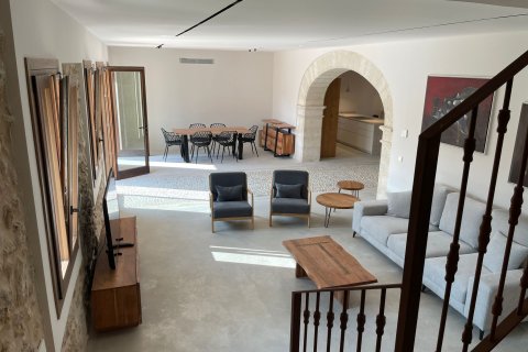 Kaupunkipientalo vuokrattavana Sa Pobla, Mallorca, Espanja, 5 makuuhuonetta, 484 m2 No. 177313 - kuva 9
