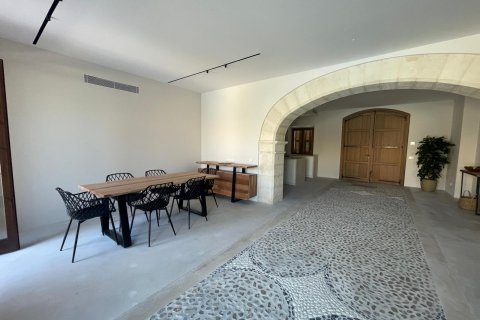 Kaupunkipientalo vuokrattavana Sa Pobla, Mallorca, Espanja, 5 makuuhuonetta, 484 m2 No. 177313 - kuva 8