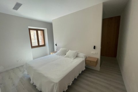 Kaupunkipientalo vuokrattavana Sa Pobla, Mallorca, Espanja, 5 makuuhuonetta, 484 m2 No. 177313 - kuva 21
