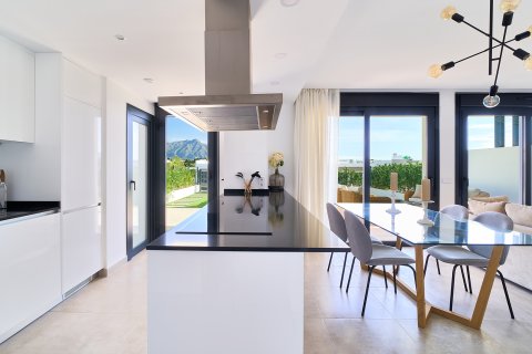 Apartment for sale in Estepona, Malaga, Spain 3 bedrooms, 150 sq.m. No. 194844 - photo 9