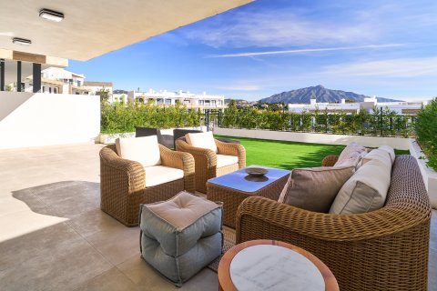 Apartment for sale in Estepona, Malaga, Spain 3 bedrooms, 150 sq.m. No. 194844 - photo 19