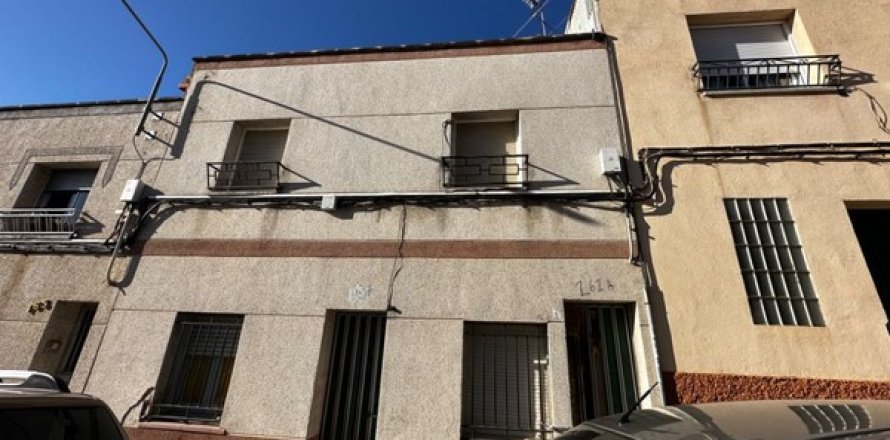 Māja Terrassa, Barcelona, Spānijā 3 istabas, 1960 m2 Nr. 191378