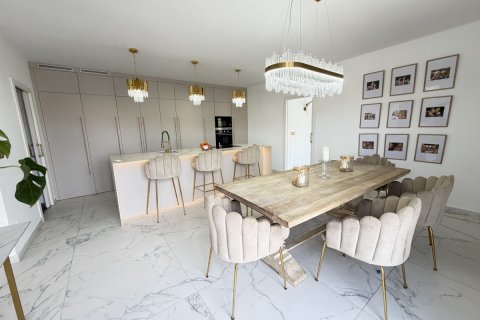 Villa in vendita a Villamartin, Alicante, Spagna 6 camere da letto, 240 mq. N° 151517 - foto 4