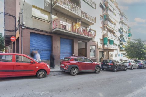 Apartment in Mataro, Barcelona, Spain 4 bedrooms, 98 sq.m. No. 186373