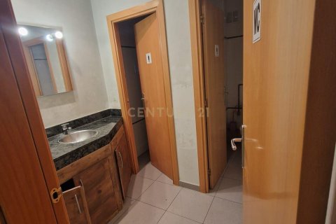 Office for sale in Vilanova i la Geltru, Barcelona, Spain 4 bedrooms, 143 sq.m. No. 186369 - photo 14