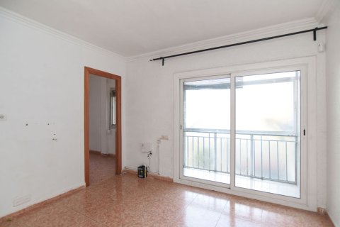 Huoneisto Santa Coloma de Gramenet, Barcelona, Espanja 3 makuuhuonetta, 60 m2 No. 186374