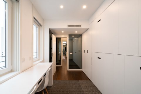Apartment for rent Madrid, Spain 3 bedrooms, 156 sq.m. No. 108338 - photo 20
