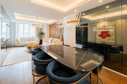 Apartment for rent Madrid, Spain 3 bedrooms, 156 sq.m. No. 108338 - photo 12