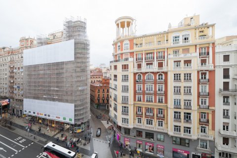 Apartment for rent Madrid, Spain 3 bedrooms, 156 sq.m. No. 108338 - photo 27