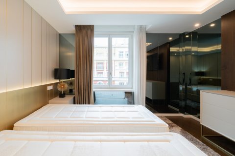 Apartment for rent Madrid, Spain 3 bedrooms, 156 sq.m. No. 108338 - photo 25