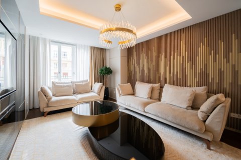 Apartment for rent Madrid, Spain 3 bedrooms, 156 sq.m. No. 108338 - photo 6