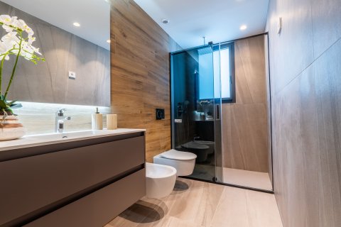 Apartment for sale in Guardamar del Segura, Alicante, Spain 3 bedrooms,  No. 155108 - photo 20