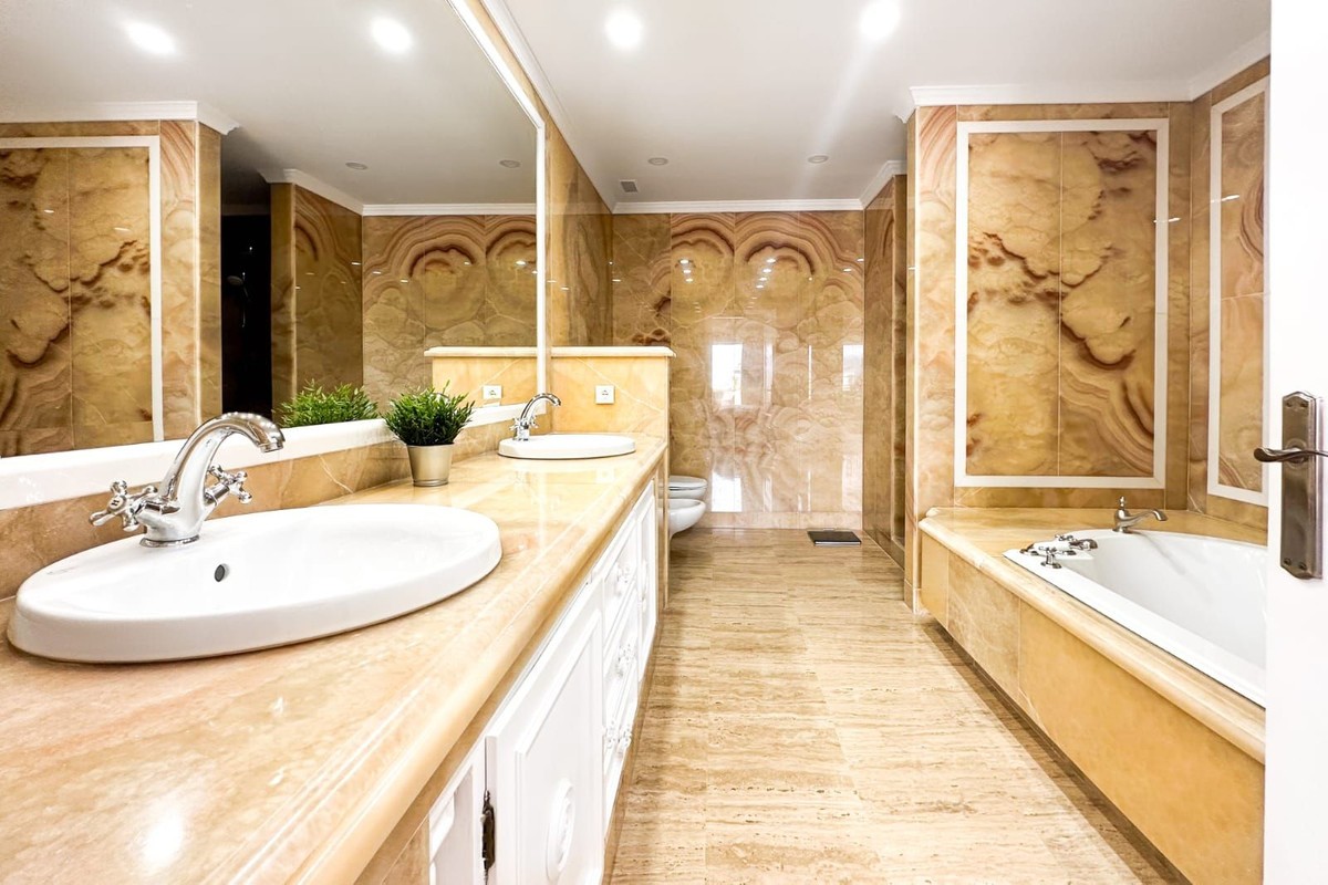 Huoneisto Marbella, Malaga, Espanja 3 makuuhuonetta, 318 m2 No. 133966