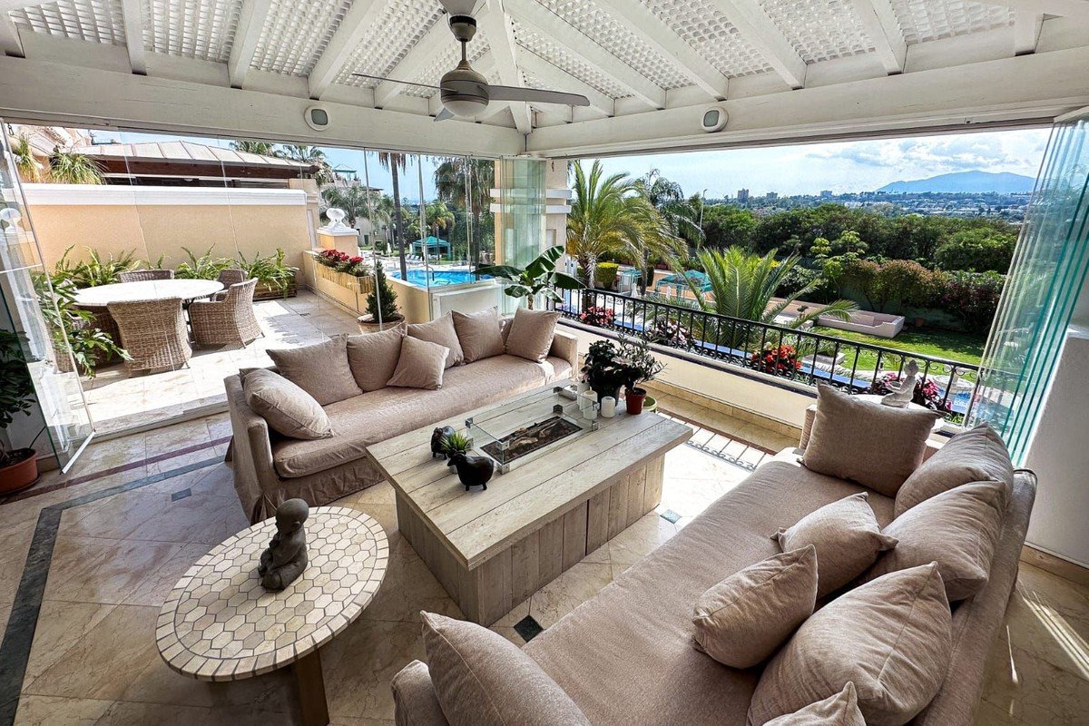 Huoneisto Marbella, Malaga, Espanja 3 makuuhuonetta, 318 m2 No. 133966