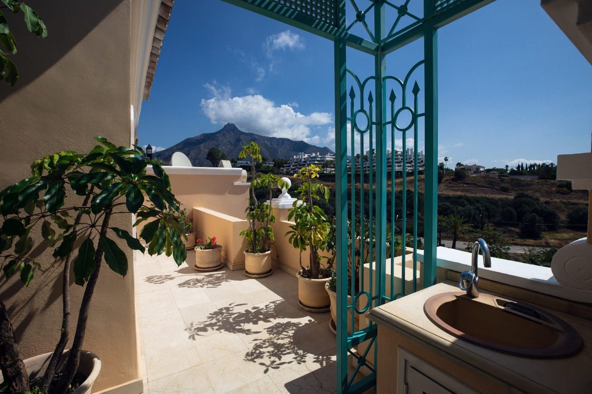 Huoneisto Marbella, Malaga, Espanja 3 makuuhuonetta, 318 m2 No. 133966
