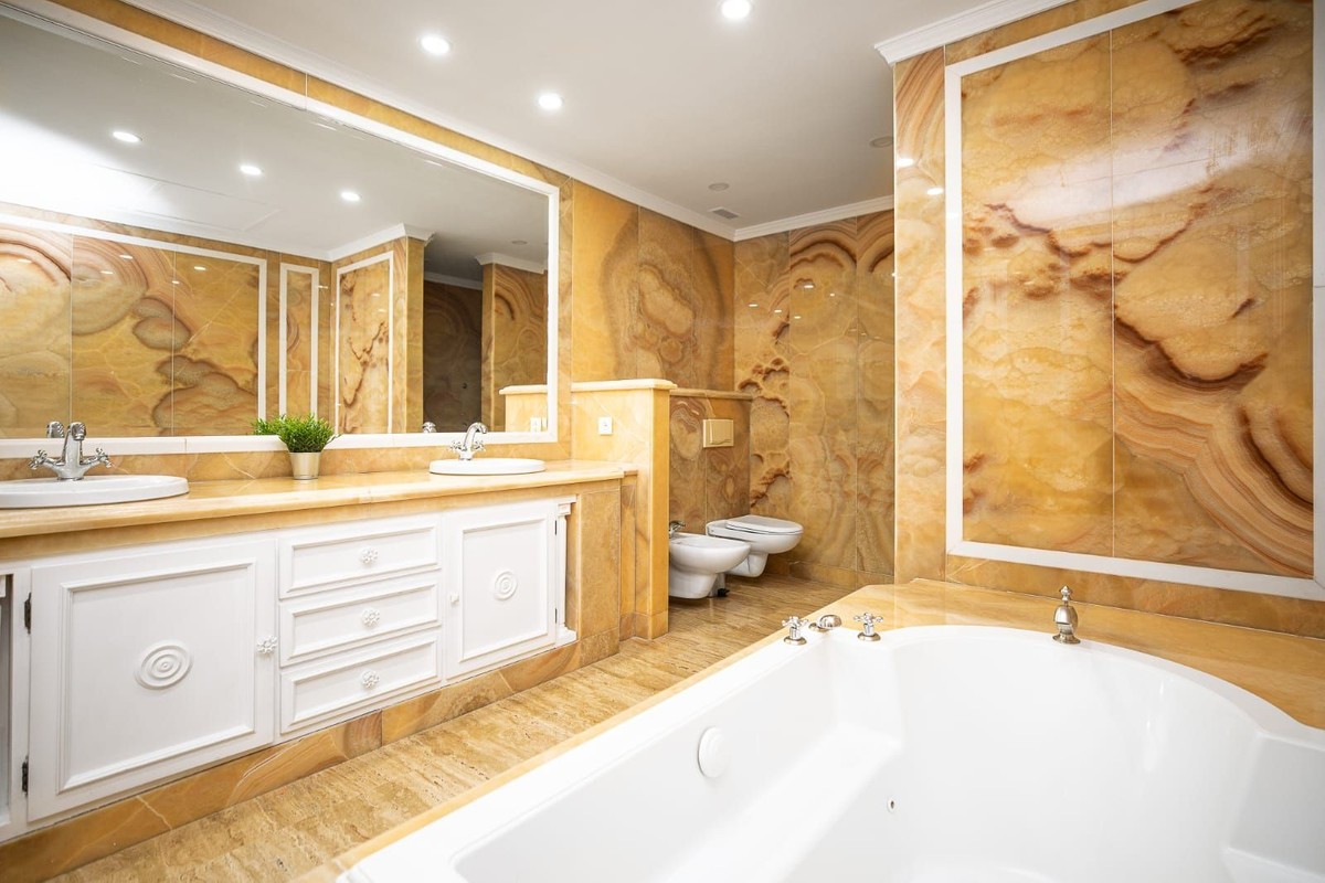 Huoneisto Marbella, Malaga, Espanja 3 makuuhuonetta, 318 m2 No. 133966
