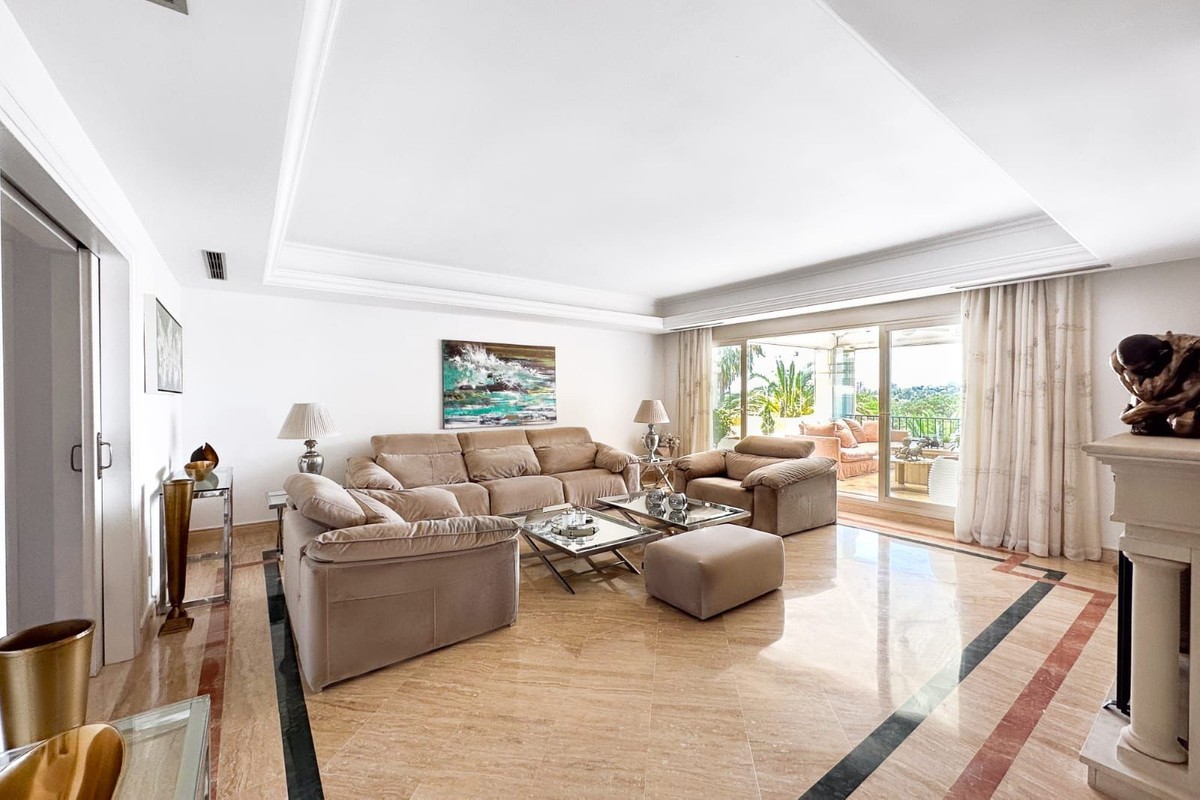 Huoneisto Marbella, Malaga, Espanja 3 makuuhuonetta, 318 m2 No. 133966