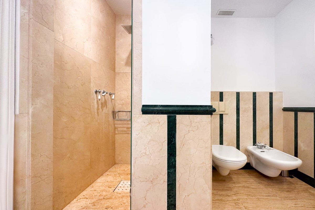 Huoneisto Marbella, Malaga, Espanja 3 makuuhuonetta, 318 m2 No. 133966