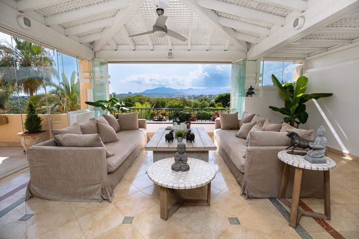 Huoneisto Marbella, Malaga, Espanja 3 makuuhuonetta, 318 m2 No. 133966